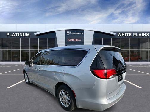 Silver Mist Clearcoat 2023 Chrysler Voyager LX
