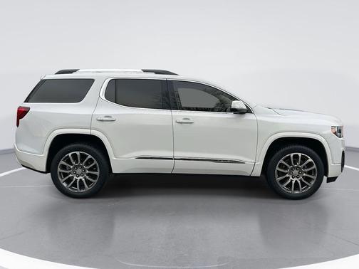 2022 GMC Acadia Denali