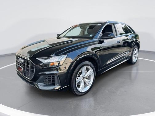 2023 Audi Q8 55 Premium Plus