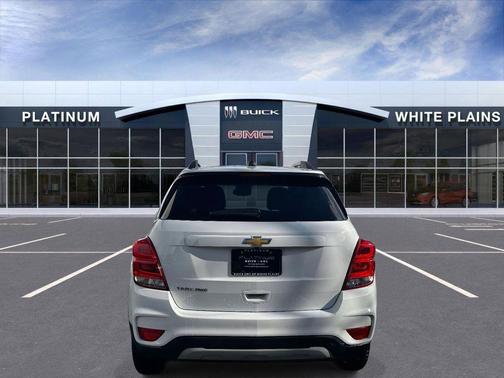Summit White 2021 Chevrolet Trax LT