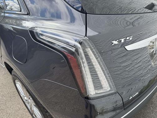 2023 Cadillac XT5 Sport