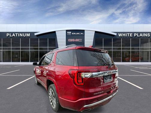 2022 GMC Acadia Denali