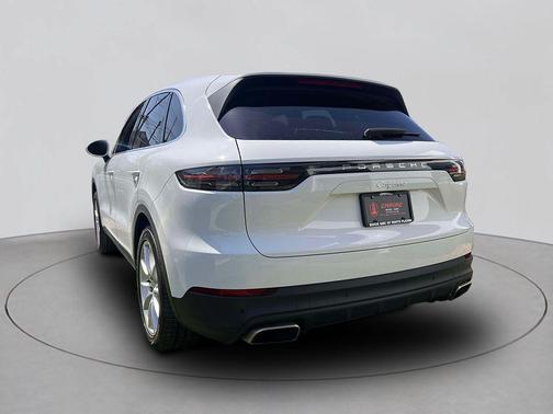 2023 Porsche Cayenne Platinum Edition