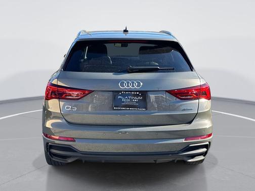 2024 Audi Q3 Premium 45 TFSI S line quattro Tiptronic