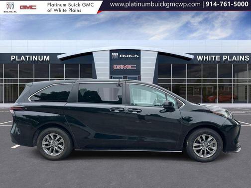 Midnight Black Metallic 2023 Toyota Sienna LE