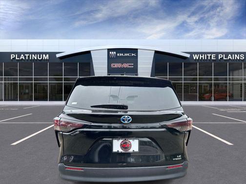 Midnight Black Metallic 2023 Toyota Sienna LE