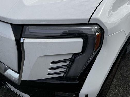 Summit White 2025 GMC Sierra EV Extended Range Denali