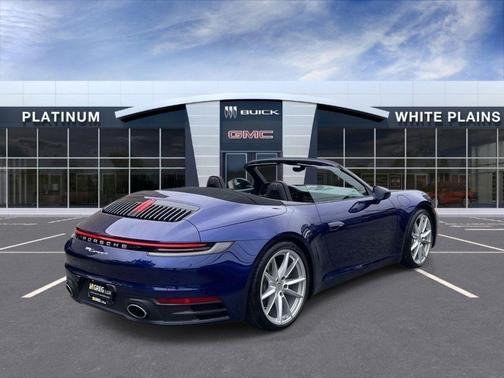 Gentian Blue Metallic 2022 Porsche 911 Carrera 4
