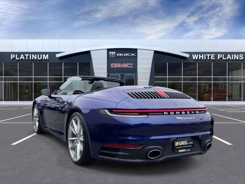 Gentian Blue Metallic 2022 Porsche 911 Carrera 4