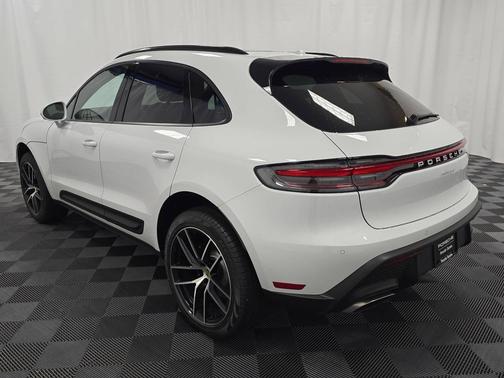 2025 Porsche Macan 
