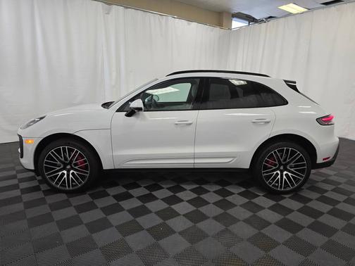 2022 Porsche Macan 