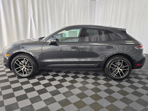 2025 Porsche Macan 
