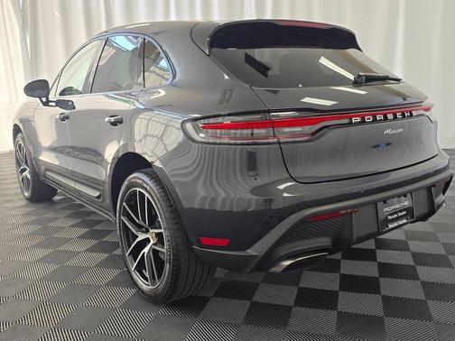 2025 Porsche Macan 