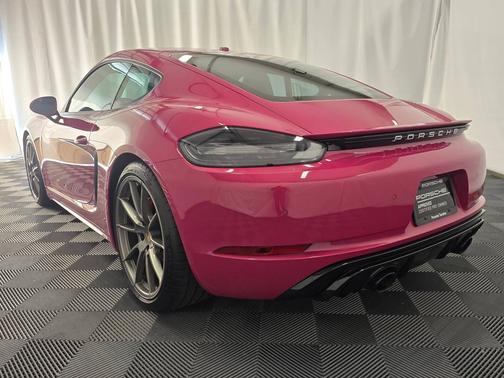 Ruby Star Neo 2025 Porsche 718 Cayman