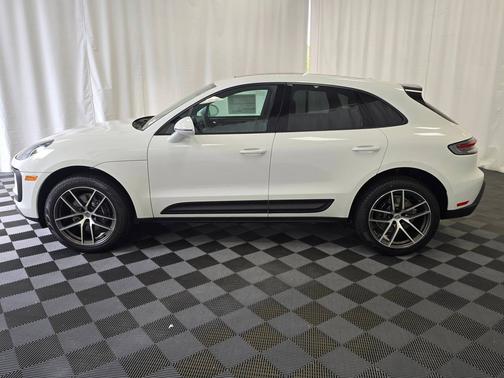 2025 Porsche Macan 