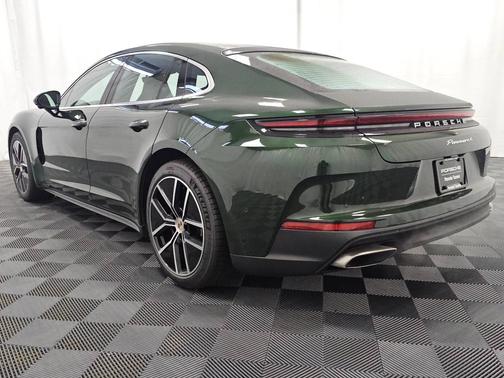 2025 Porsche Panamera 