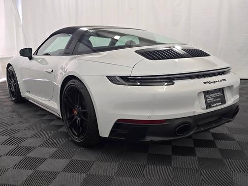 Carrara White Metallic 2023 Porsche 911