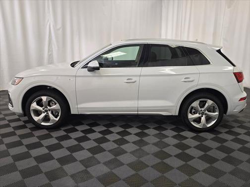 2025 Audi Q5 Premium Plus 45 TFSI S line quattro S tronic