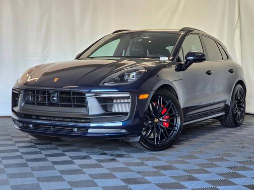 Night Blue Metallic 2023 Porsche Macan