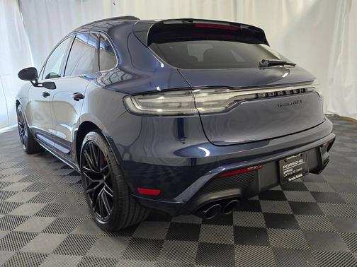 Night Blue Metallic 2023 Porsche Macan