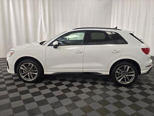 2025 Audi Q3 Premium 45 TFSI S line quattro Tiptronic