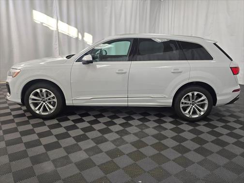 2025 Audi Q7 Premium Plus 55 TFSI quattro Tiptronic