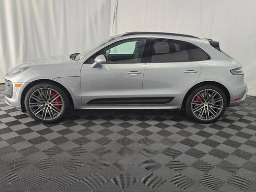 Dolomite Silver Metallic 2024 Porsche Macan