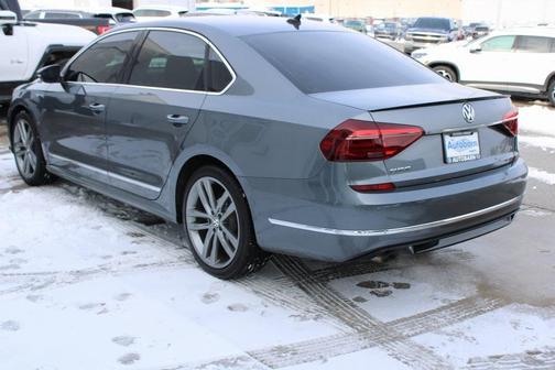 2019 Volkswagen Passat 2.0T SE R-Line