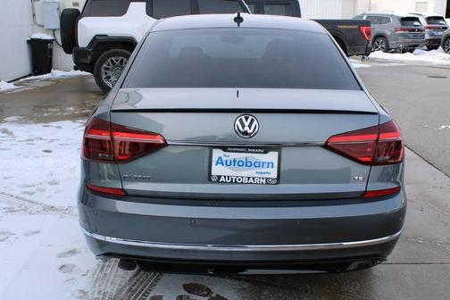 2019 Volkswagen Passat 2.0T SE R-Line