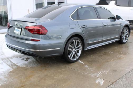 2019 Volkswagen Passat 2.0T SE R-Line