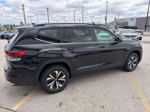 Black 2026 Volkswagen Atlas 2.0T SE