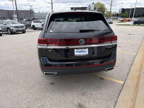 Black 2026 Volkswagen Atlas 2.0T SE