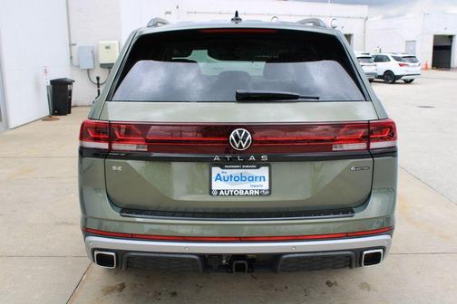 Green 2026 Volkswagen Atlas 2.0T Peak Edition