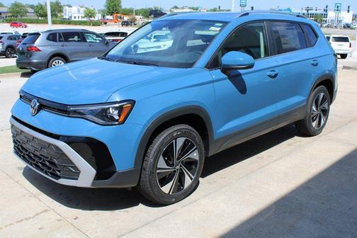 Monterey Blue Pearl 2025 Volkswagen Taos 1.5T SE