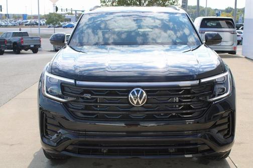 2026 Volkswagen Atlas Cross Sport 2.0T SEL R-Line Black