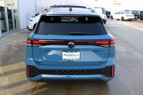 2026 Volkswagen Tiguan 2.0T SE R-Line Black