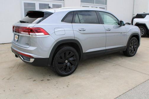 2025 Volkswagen Atlas Cross Sport 2.0T SE w/Technology