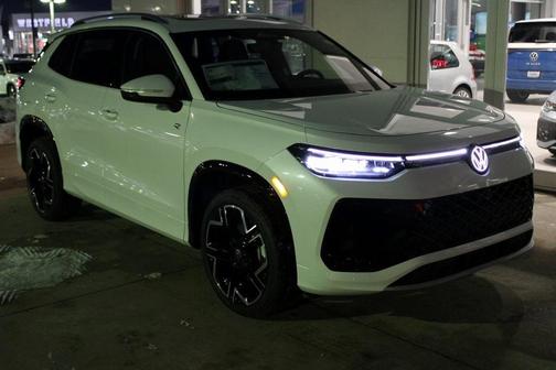 2026 Volkswagen Tiguan 2.0T SEL R-Line