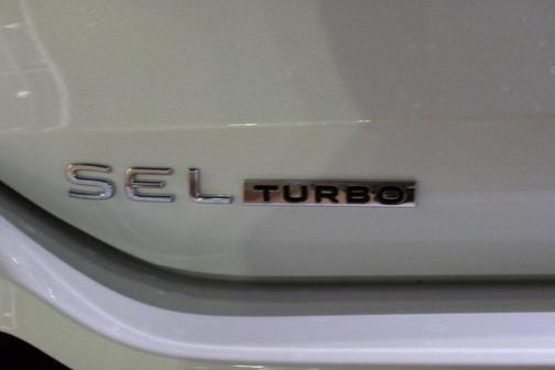 2026 Volkswagen Tiguan 2.0T SEL R-Line