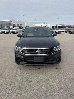 2024 Volkswagen Tiguan 2.0T SE R-Line Black