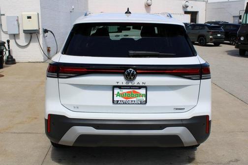 2025 Volkswagen Tiguan 2.0T SE