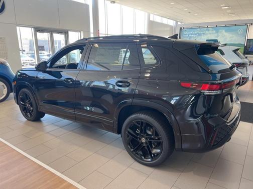 2025 Volkswagen Tiguan 2.0T SE R-Line Black