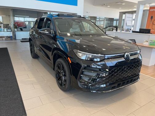 2025 Volkswagen Tiguan 2.0T SE R-Line Black