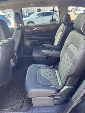 2025 Volkswagen Atlas 2.0T SEL Premium R-Line