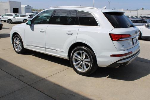 2025 Audi Q7 45 Premium