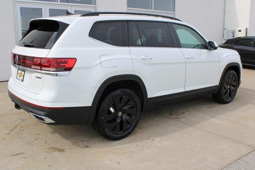 2025 Volkswagen Atlas 2.0T SE