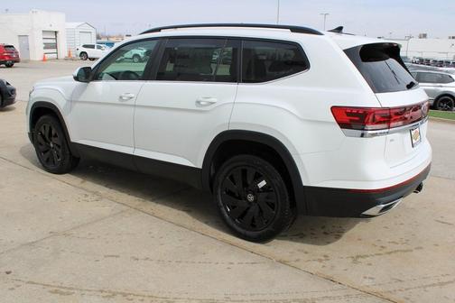 2025 Volkswagen Atlas 2.0T SE