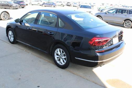 2018 Volkswagen Passat 2.0T S