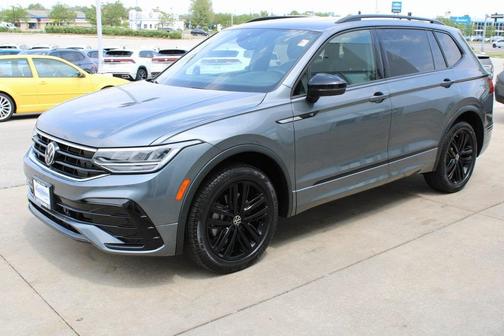 2022 Volkswagen Tiguan 2.0T SE R-Line Black