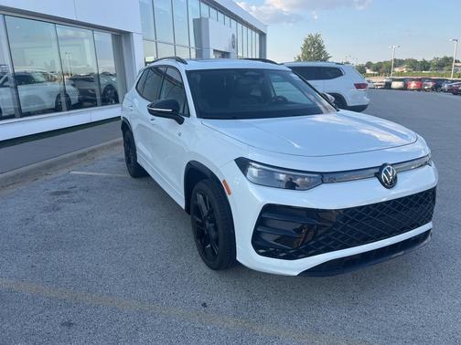 2025 Volkswagen Tiguan 2.0T SE R-Line Black
